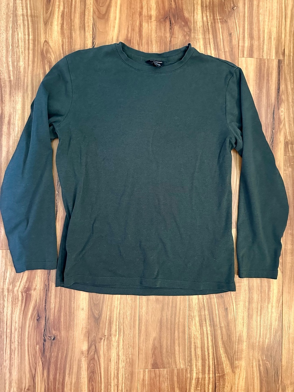 Banana Republic Luxe Touch Performance Tshirt 100% cotton